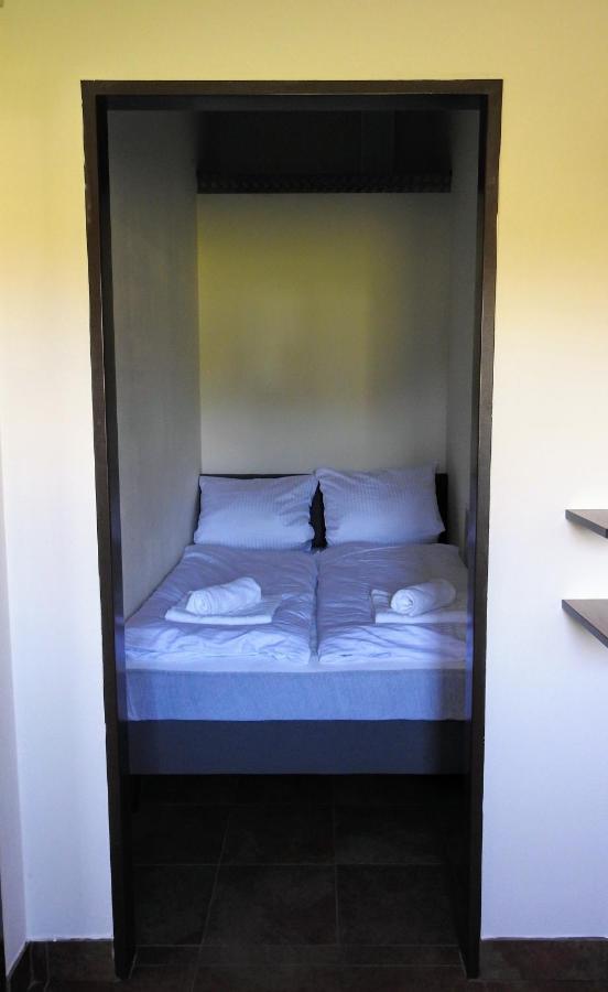 Apartmany Vinarstvi Klucov Lstibor Dış mekan fotoğraf